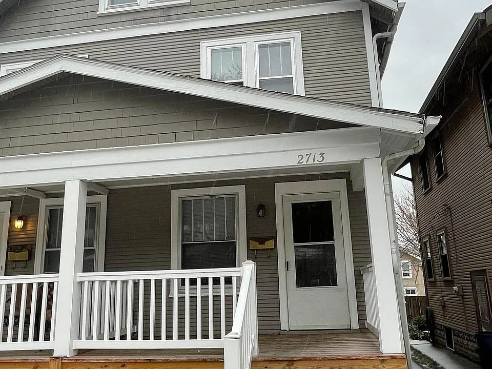 2713 Hibbert Ave