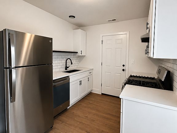 2nd image of 7416 N Ashland Blvd APT 1