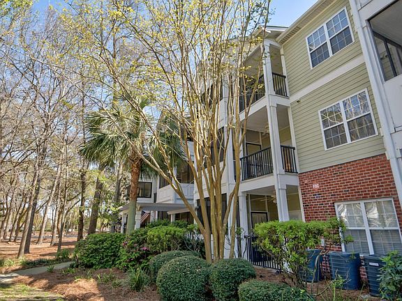 manicured landscaping