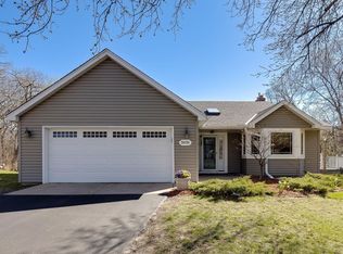 2051 Helmo Ave N, Oakdale, MN 55128