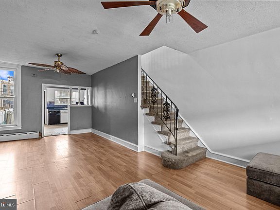3rd image of 6325 Glenloch St