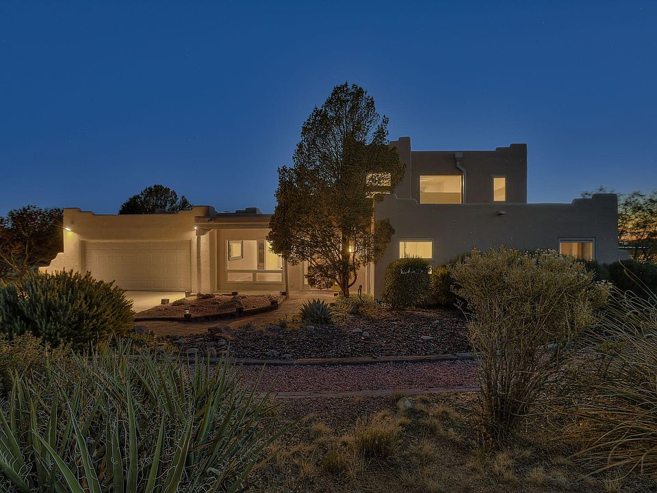 1st image of 1137 Marigold Dr NE
