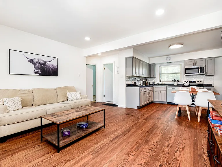 4423 Vance Ave — Photo 8