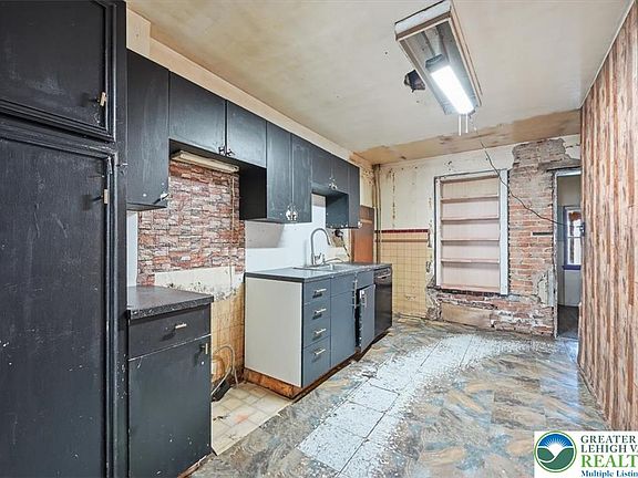 4th image of 1912 Glendale Ave