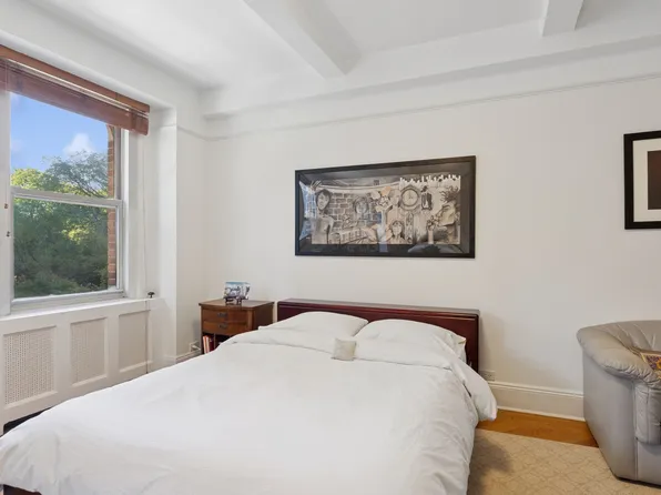 1215 5th Avenue image 9 of 15