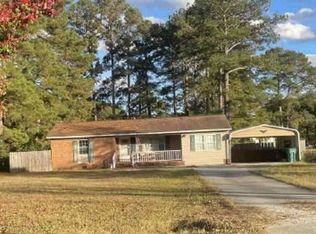 602 5th St, Bladenboro, NC 28320