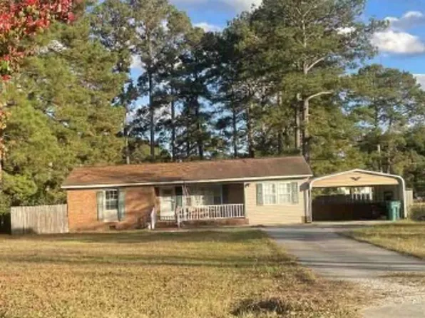 602 5th St, Bladenboro, NC 28320