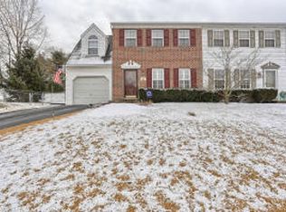 27 Park Ridge Dr, Elizabethtown, PA 17022