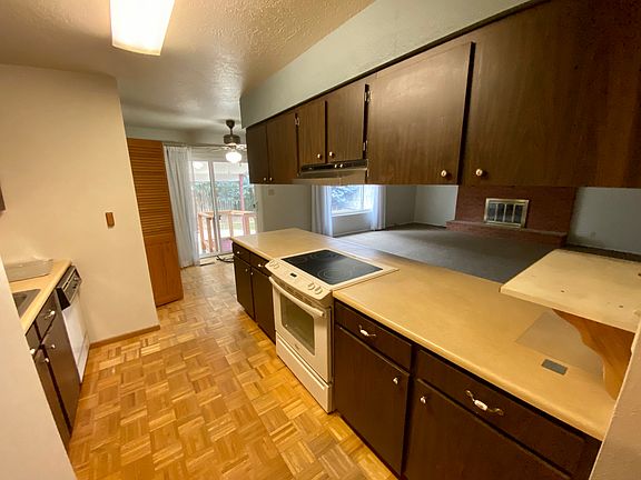 4th image of 570 Park Terrace Dr