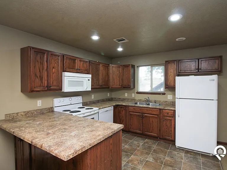 3513 W Ralph Rogers Rd #17 — Photo 4