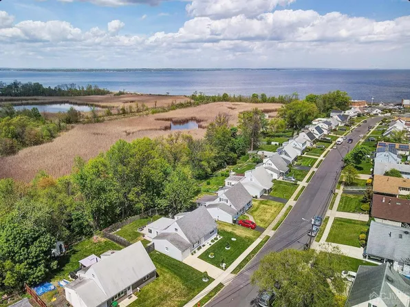 101 Boulevard W, Keyport, NJ 07735