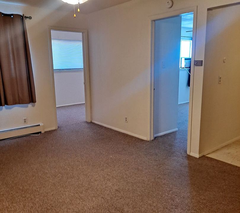 1st image of 1640-1650 Moore Ave #16