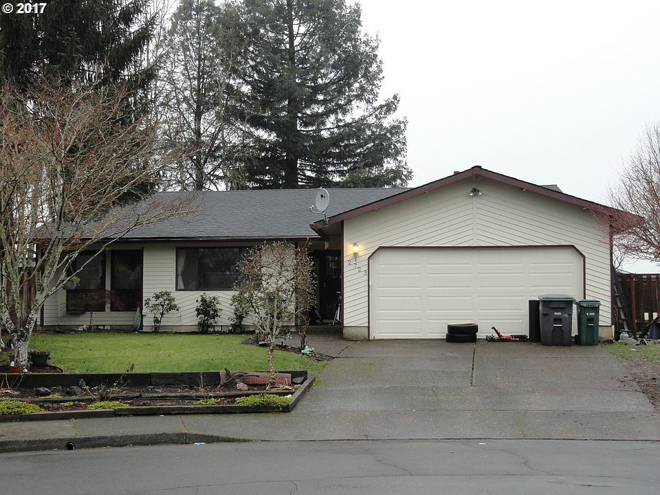 1st image of 2723 SE Brent St