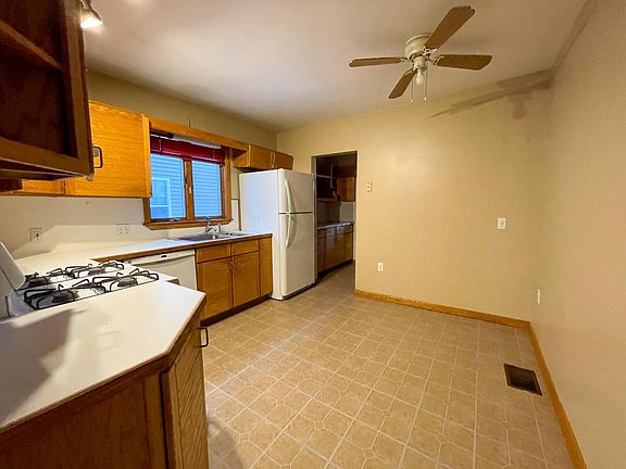 2nd image of 105 Bowdoin St #1