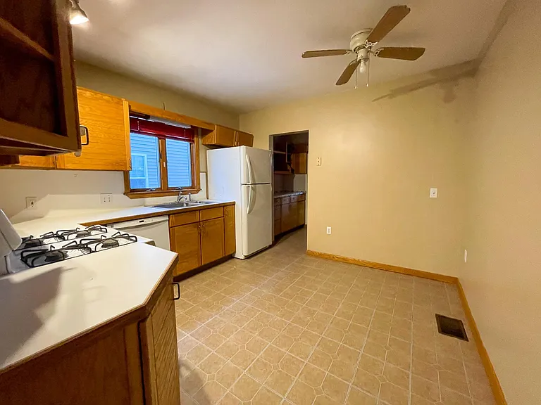 105 Bowdoin St #1 — Photo 2
