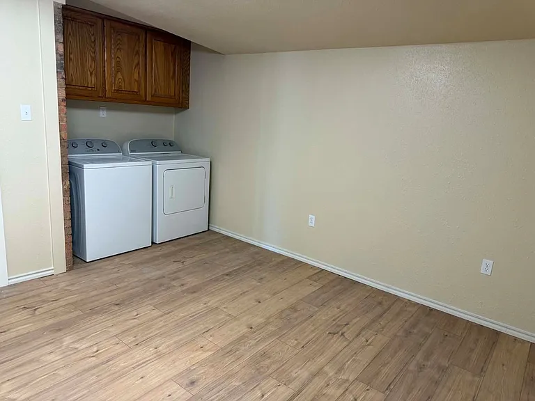 8821 Lamar Ave — Photo 12