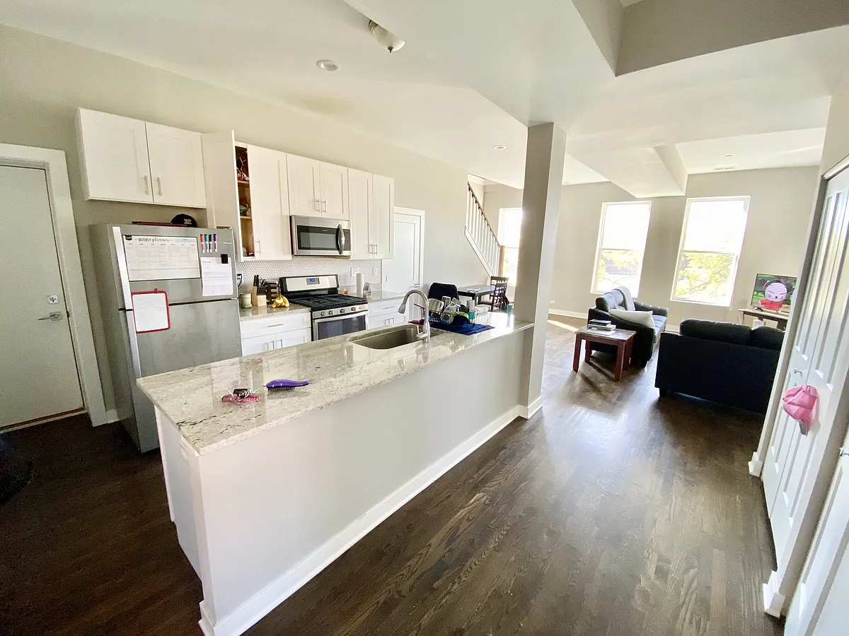 Building Photo - 1854 W 18th St #3F