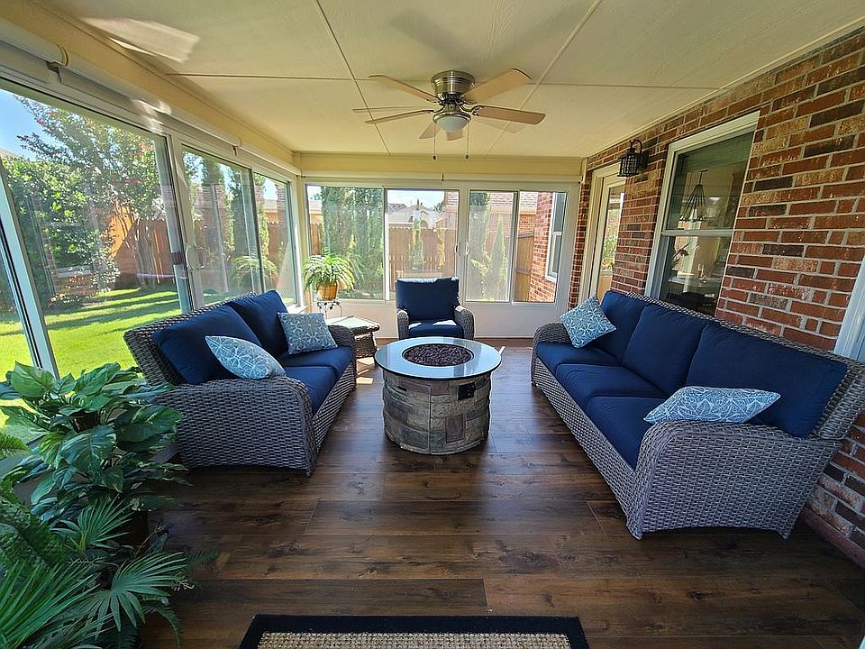 2nd image of 2791 Park Pl