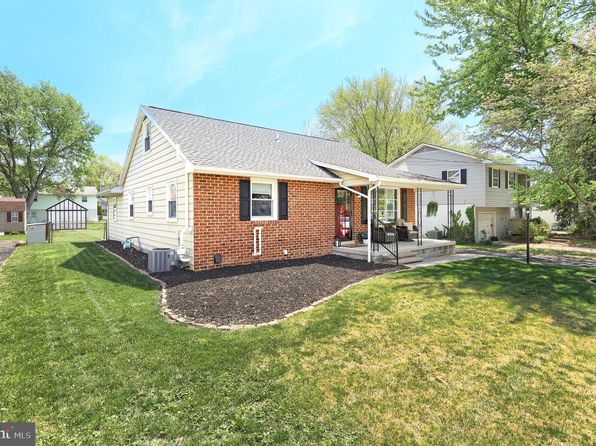 18 Scott St, Hanover, PA 17331