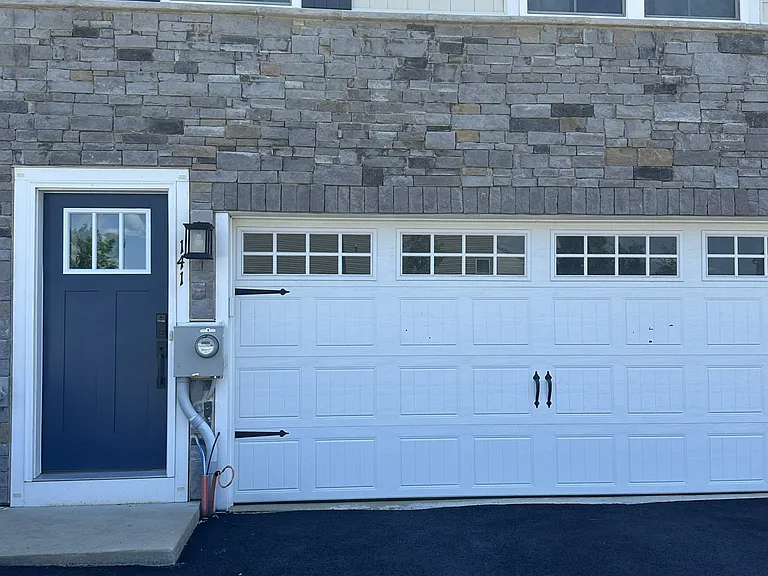 141 Arden Way — Photo 2
