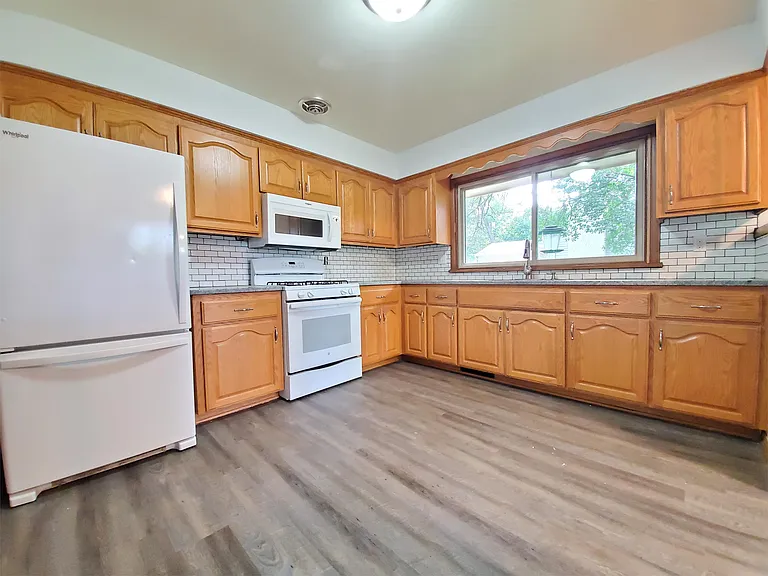 2011 Edgewood Ct SW — Photo 6