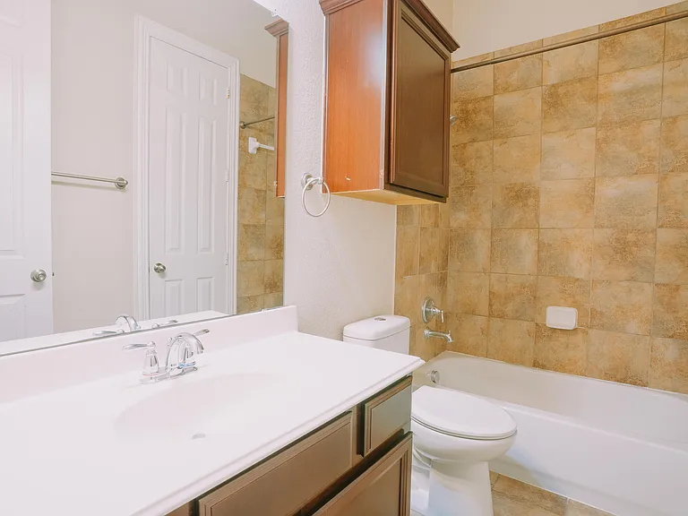 3240 Paseo — Photo 32