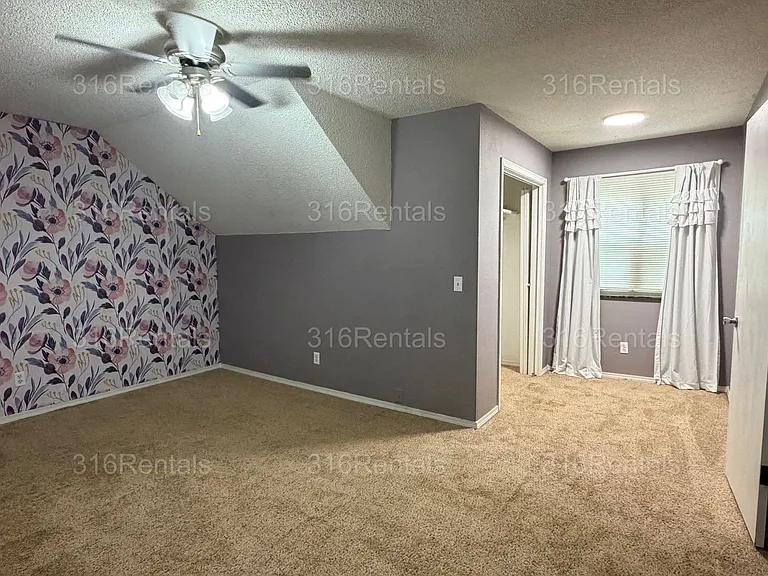501 W Clark Ave — Photo 19