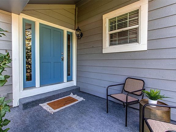 Entrance - Shaded and carpeted