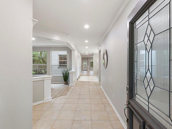 4th image of 3 S Altwood Cir