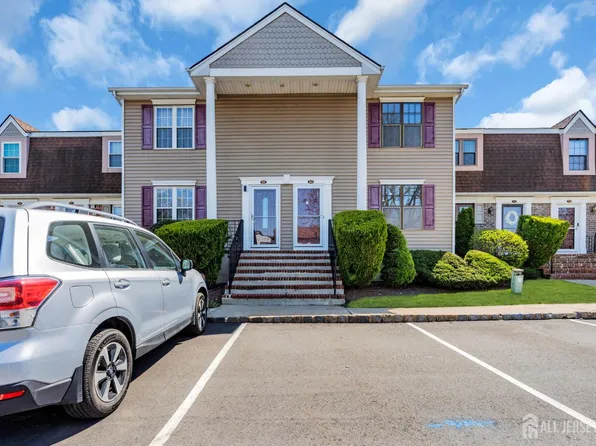 53 Heritage Ln, Fords, NJ 08863