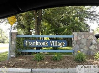 29603 Rock Creek Dr, Southfield, MI 48076