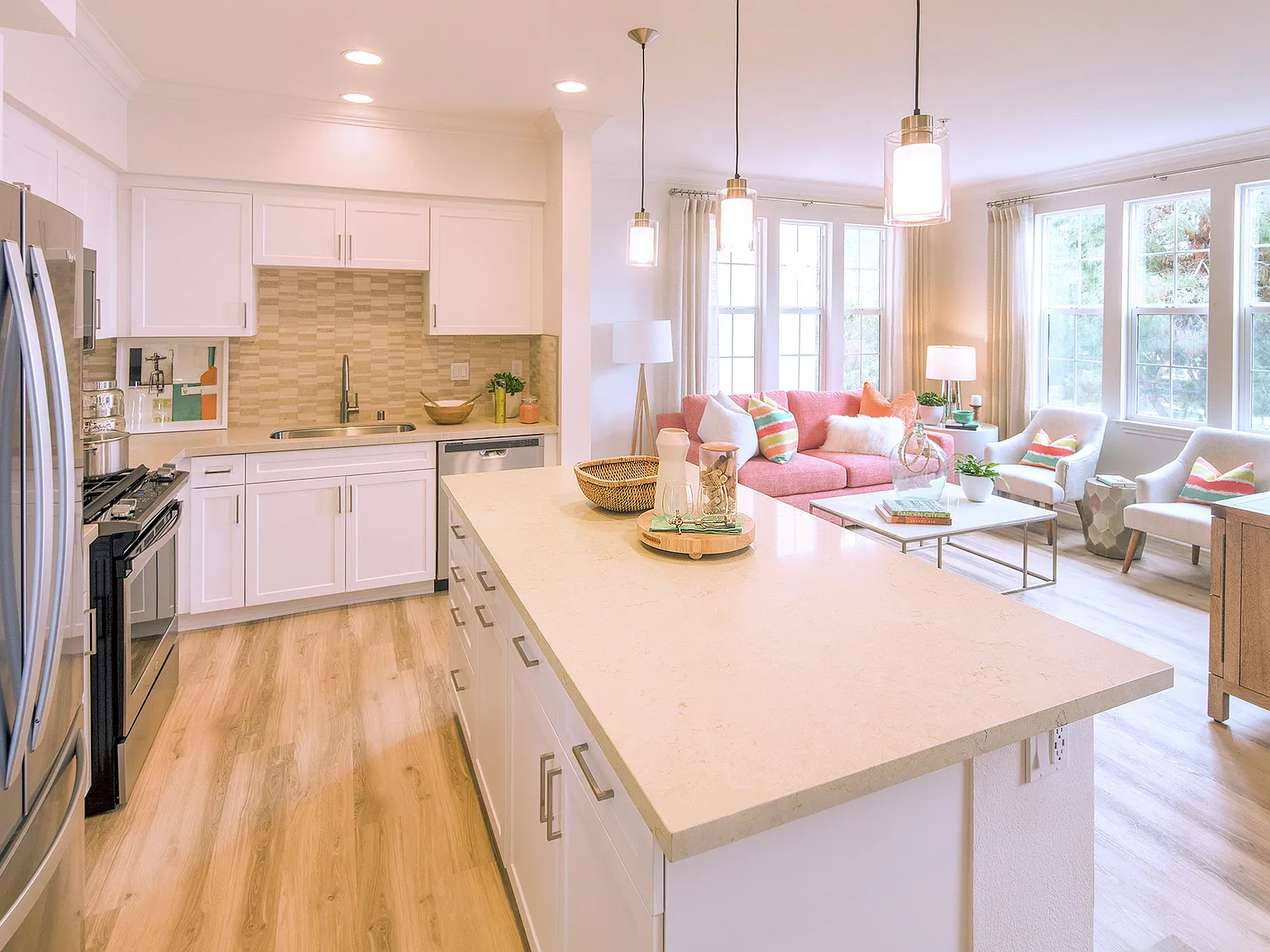 Anacapa Apartment Homes — Photo 1