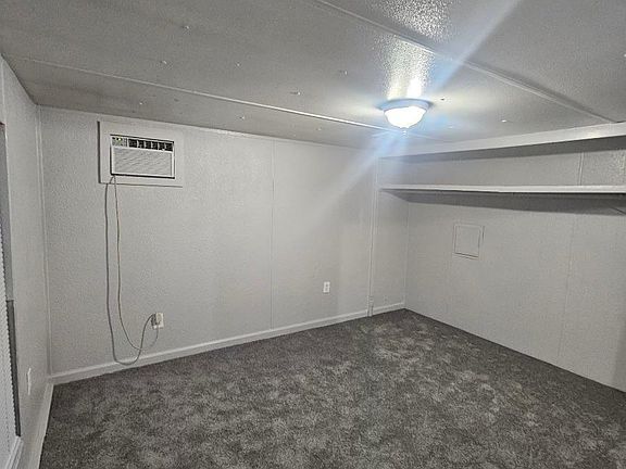 5th image of 210 Sumac Ln
