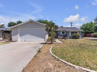 885 E Adelaide Way, Dinuba, CA