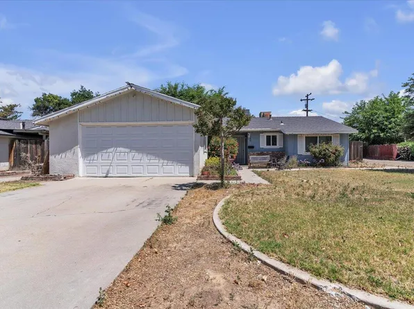 885 E Adelaide Way, Dinuba, CA 93618