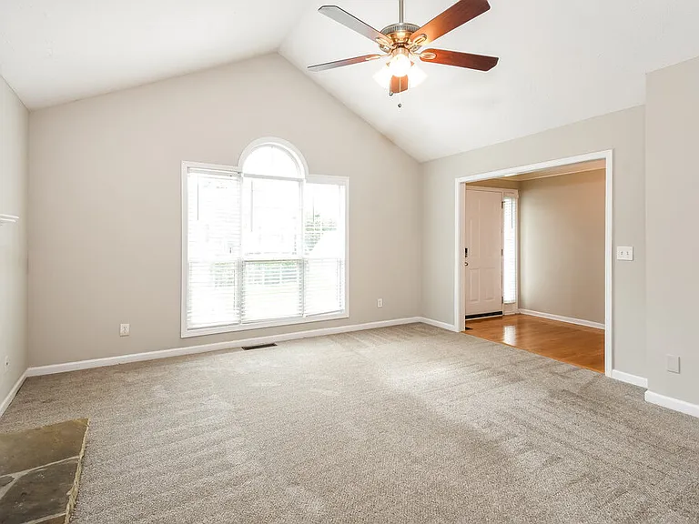3042 Lexington Ave — Photo 6