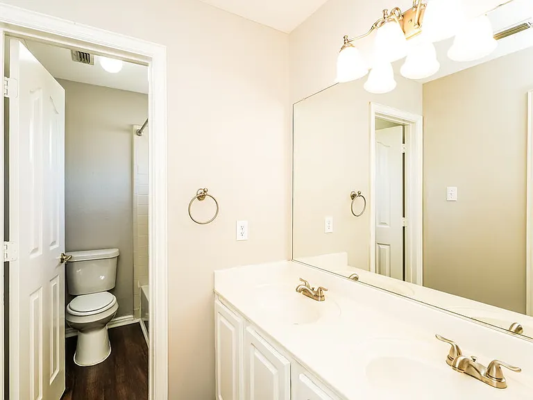 4420 Vanderpool Dr — Photo 16