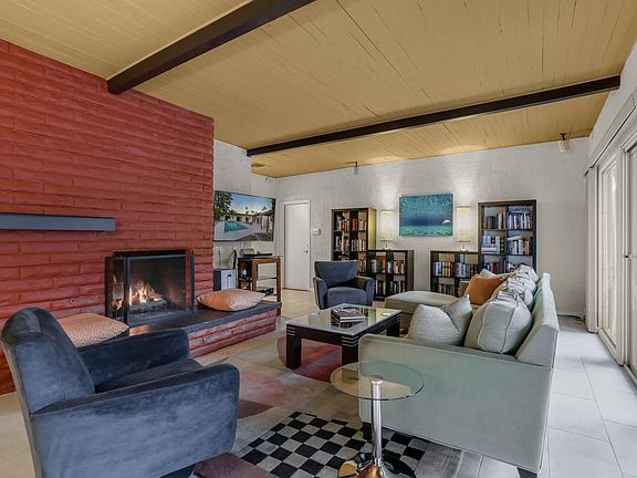 3rd image of 2120 E Paseo Gracia