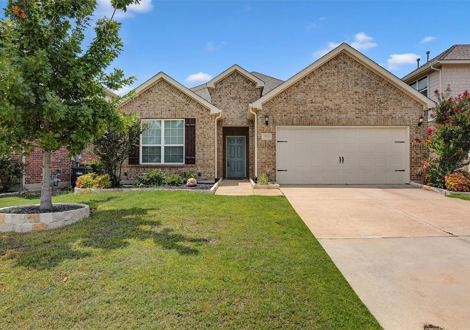 Located in McKinney's desirable Erwin Farms, this beautiful home exudes modern elegance and pract... — Photo 1