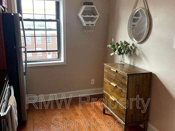 5th image of 951 N 6th St #3
