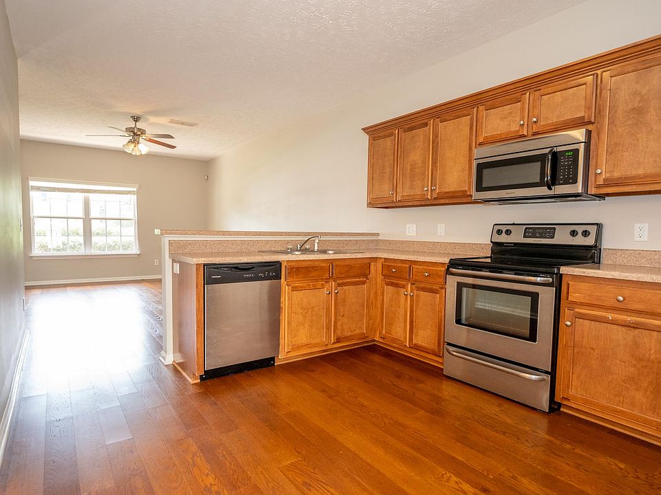Combo Living Room/Kitchen