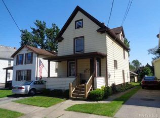 27 Bacon St, Lockport, NY 14094