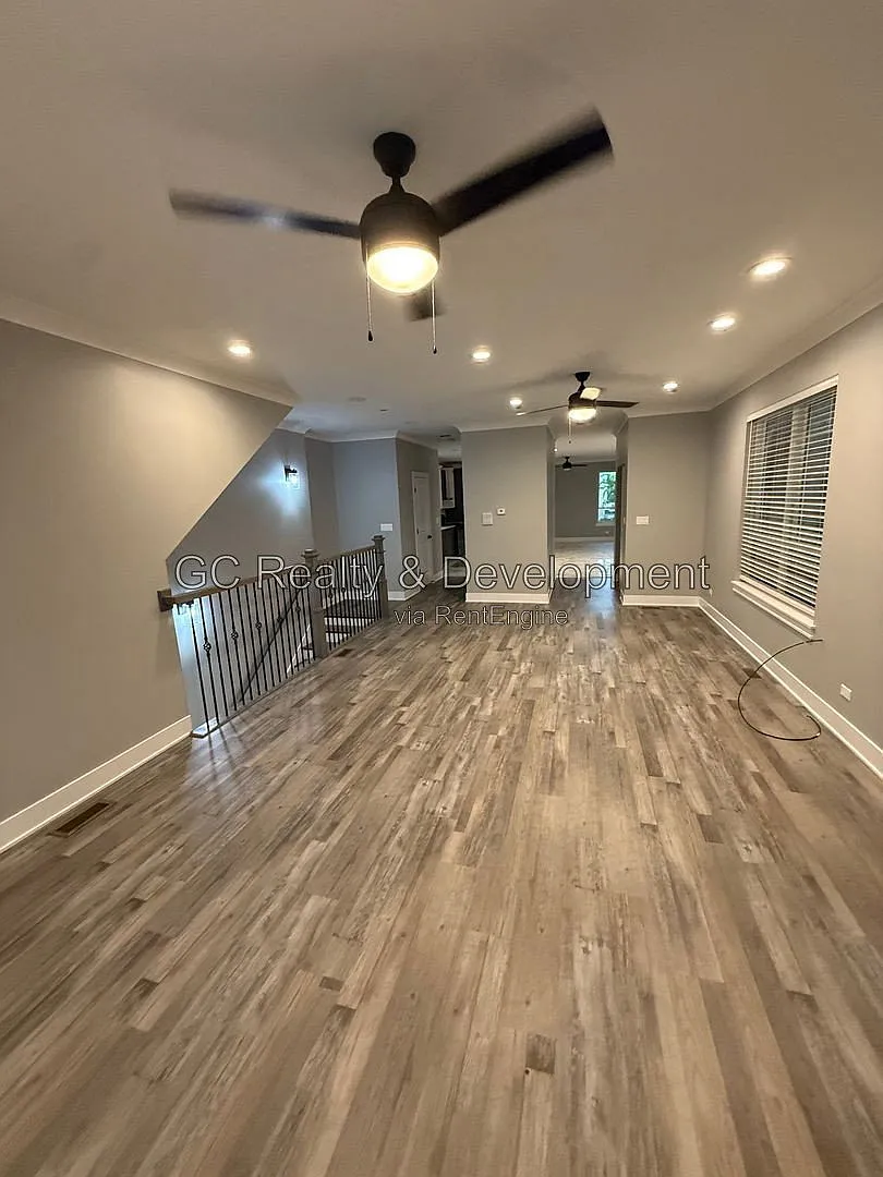 3 bed, 2.5 bath, 2000 sqft, $2,995 — Photo 3