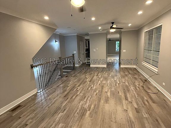3rd image of 3014 W Warren Blvd #1