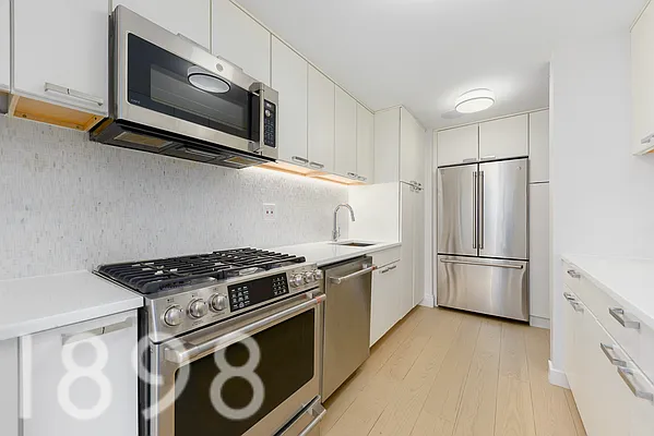 Rented by A&E Real Estate Management | media 7