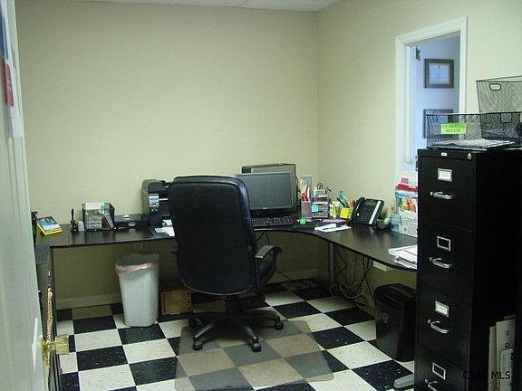 4th image of 681 Main St