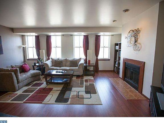 3rd image of 102-22 Church St Unit 408