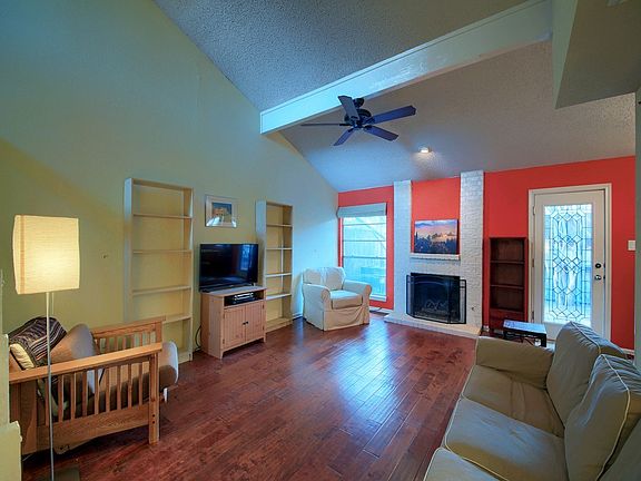 4th image of 1011 Solano Dr