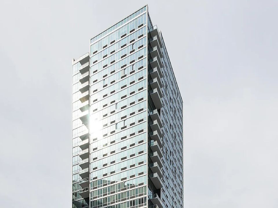 1st image of 4540 Center Blvd APT 404
