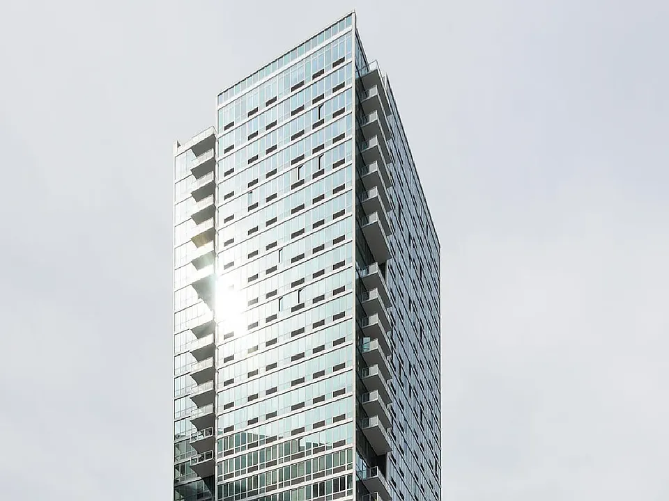 4540 Center Blvd #2306